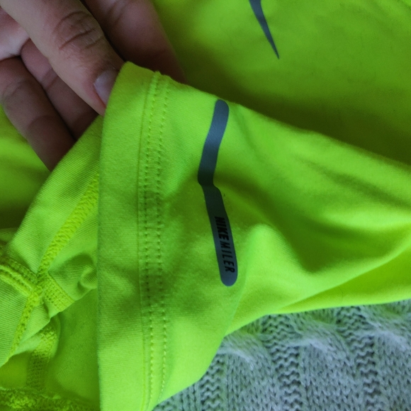 Nike dry fit running t shirt - Picture 2 of 4